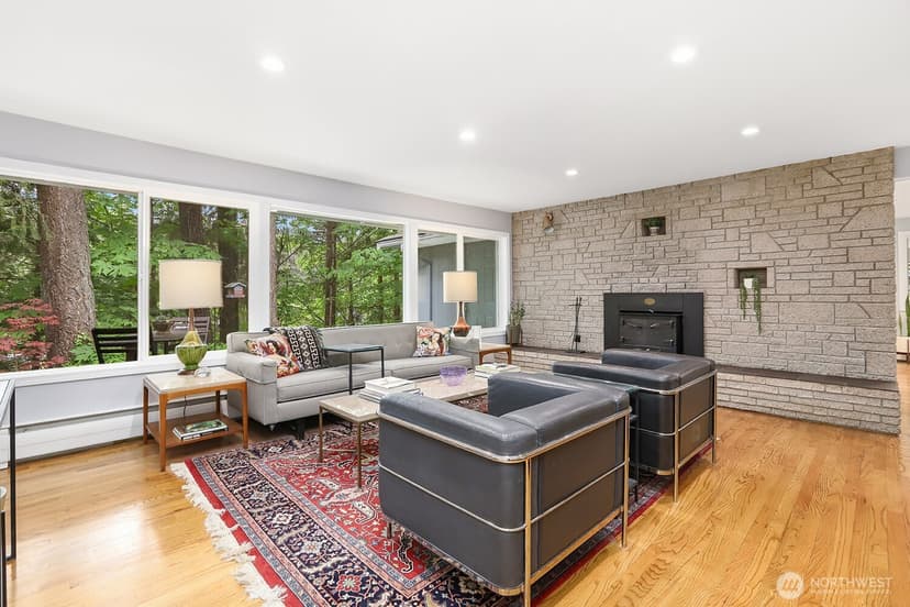 Property photo for 19563 38th Avenue NE, Lake Forest Park photo 4