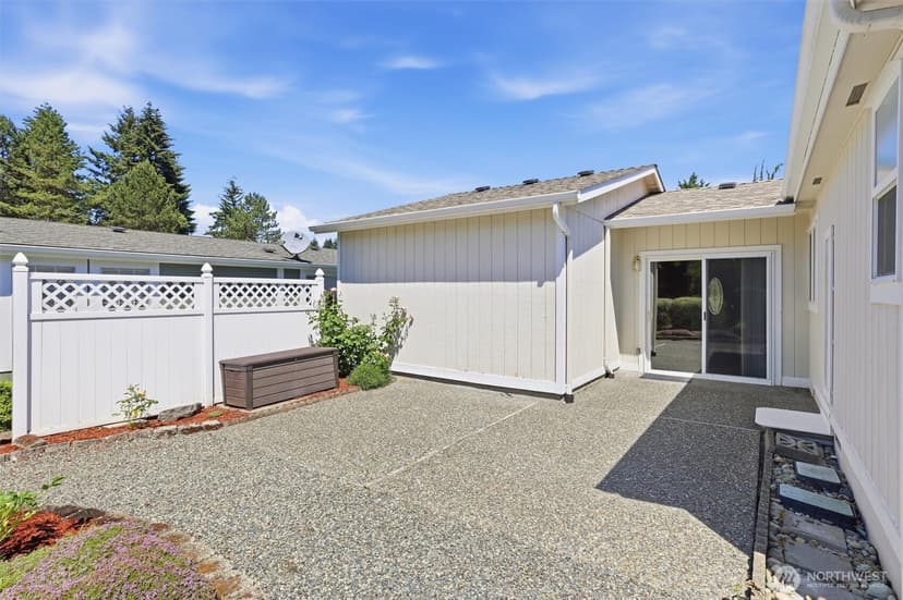 Property photo for 24324 9th Avenue W, Bothell photo 28