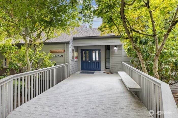 Property photo for 10840 NE 35th Place #2, Bellevue photo 25