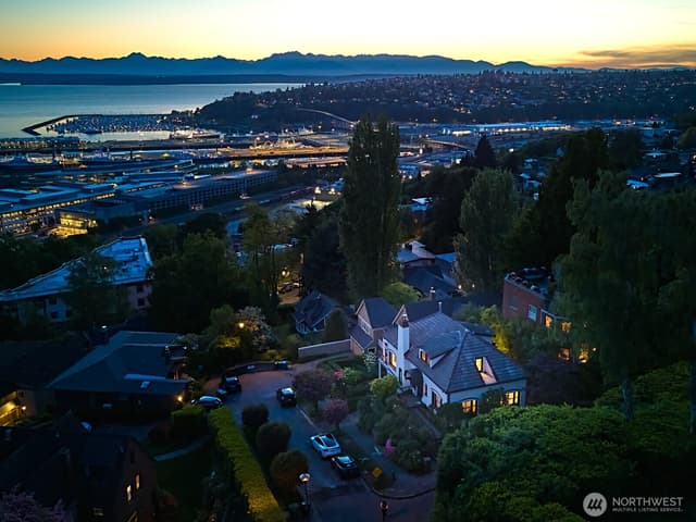 Property photo for 700 W Prospect Street, Seattle photo 2