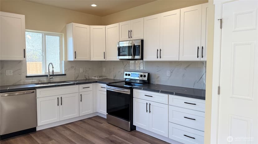 Property photo for 9025 38th Avenue S, Seattle photo 6