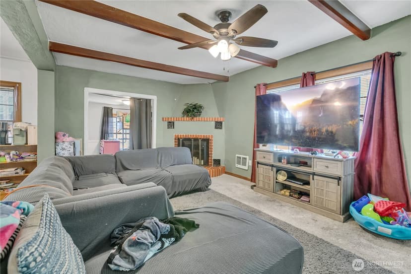 Property photo for 216 127th Street E, Tacoma photo 5
