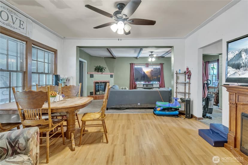 Property photo for 216 127th Street E, Tacoma photo 11