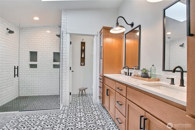 Property photo for 16023 Snohomish Avenue, Snohomish photo 18