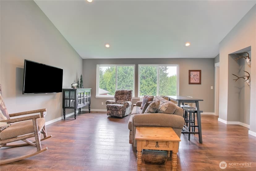 Property photo for 16023 Snohomish Avenue, Snohomish photo 25