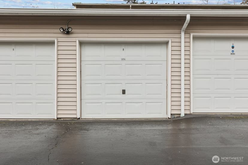 Property photo for 15000 Juanita Drive NE #405, Kenmore photo 34