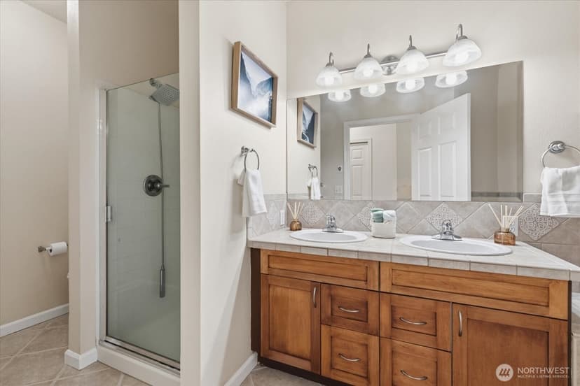 Property photo for 15000 Juanita Drive NE #405, Kenmore photo 27