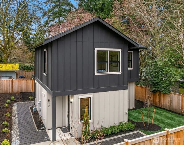 Property photo for 817 18th Avenue W, Kirkland