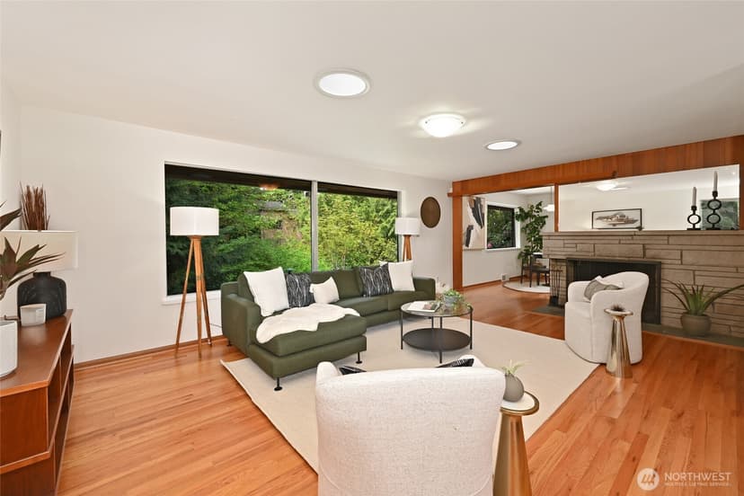 Property photo for 10801 12th Avenue NE, Seattle photo 7