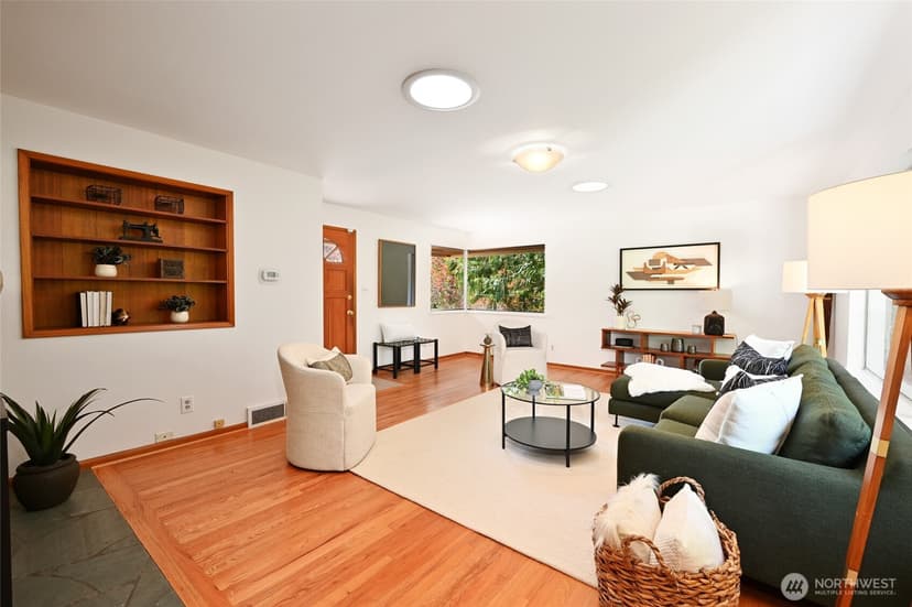 Property photo for 10801 12th Avenue NE, Seattle photo 6