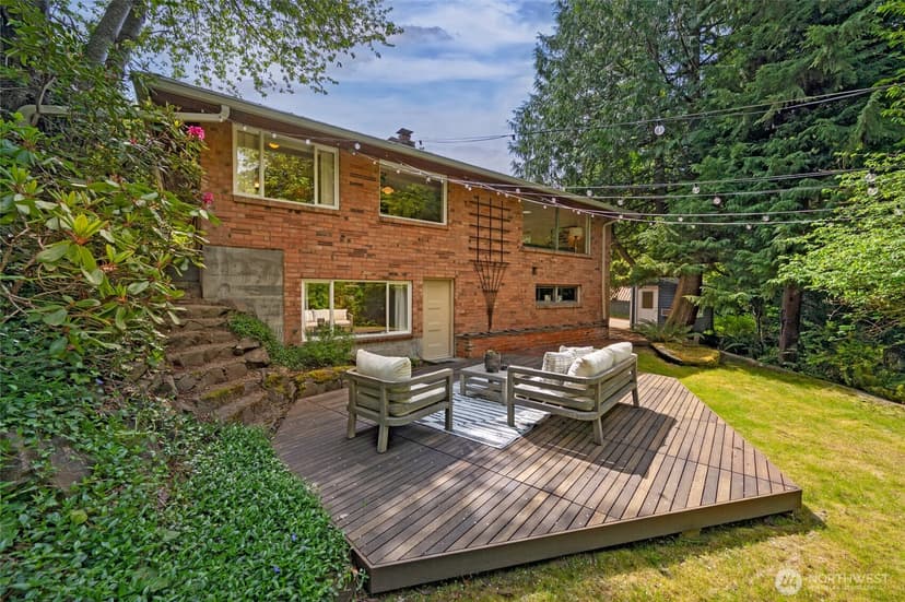 Property photo for 10801 12th Avenue NE, Seattle photo 4