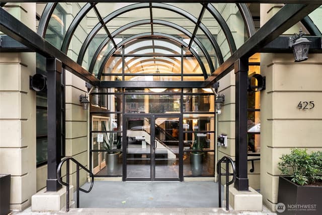 Property photo for 425 Vine Street #614, Seattle photo 4