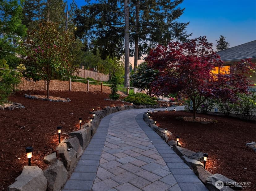 Property photo for 16311 25th Avenue SW, Burien photo 4