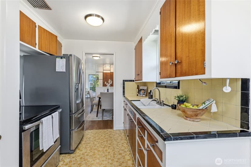 Property photo for 6542 43rd Avenue NE, Seattle photo 10