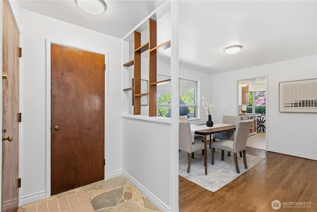 Property photo for 6542 43rd Avenue NE, Seattle photo 4