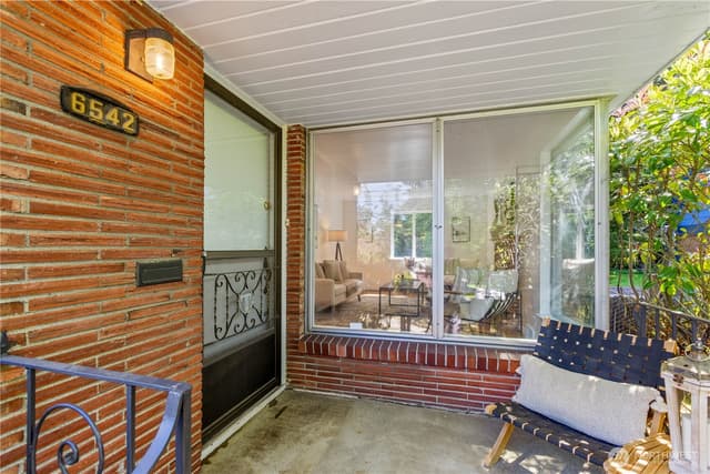 Property photo for 6542 43rd Avenue NE, Seattle photo 3