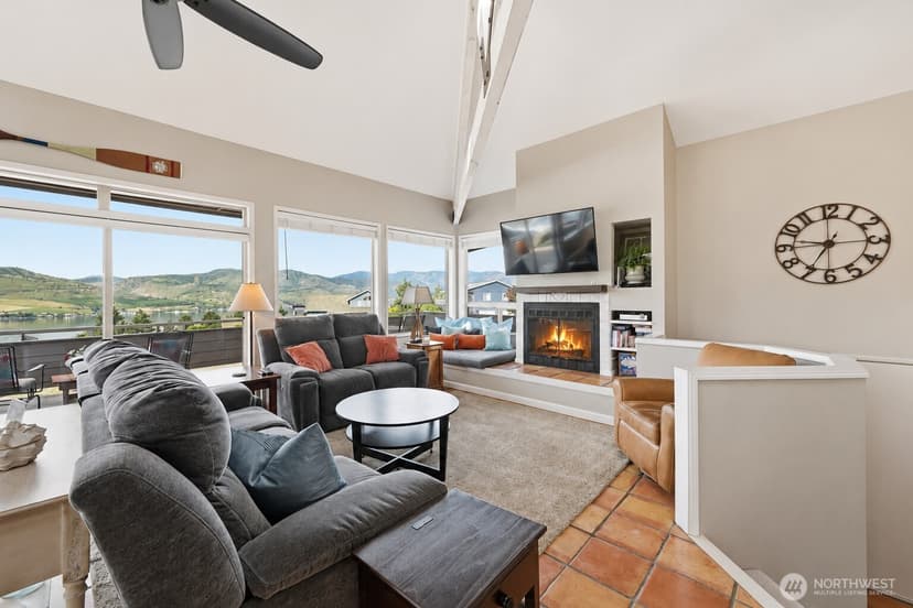 Property photo for 101 Stormy Mountain Way, Chelan photo 3