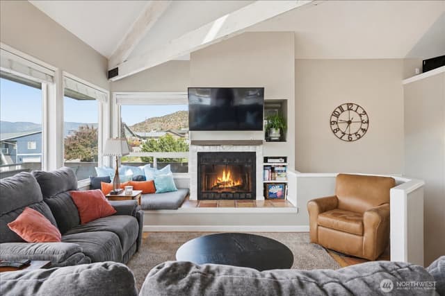 Property photo for 101 Stormy Mountain Way, Chelan photo 4