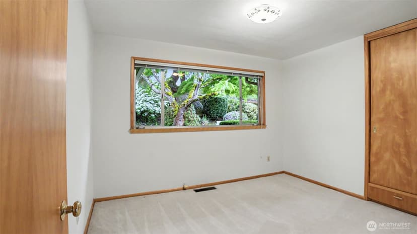 Property photo for 5810 NE 181st Street, Kenmore photo 26