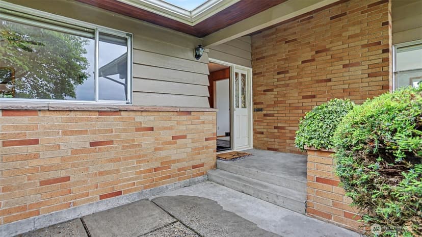 Property photo for 5810 NE 181st Street, Kenmore photo 6