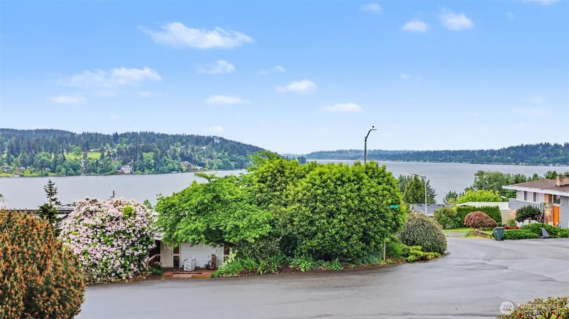 Property photo for 5810 NE 181st Street, Kenmore photo 37