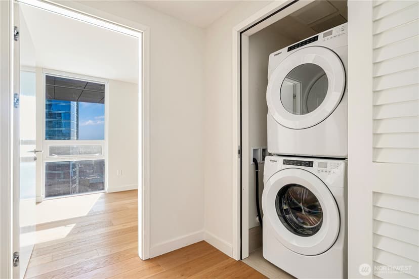 Property photo for 121 Stewart Street #1605, Seattle photo 15