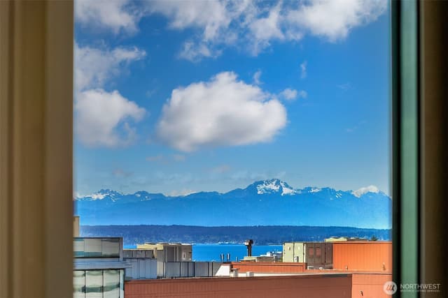 Property photo for 1920 4th Avenue #902, Seattle photo 4