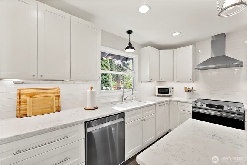 Property photo for 10516 46th Avenue E, Tacoma photo 11