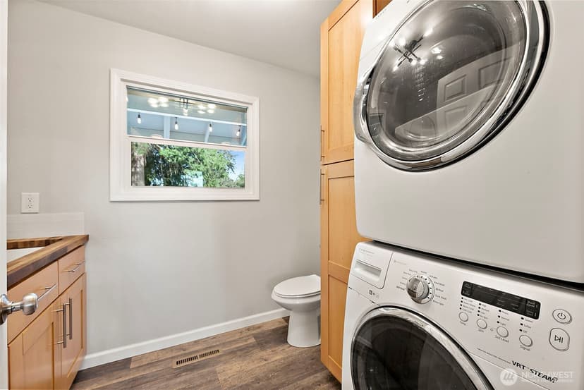 Property photo for 10516 46th Avenue E, Tacoma photo 14