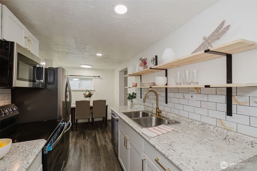 Property photo for 2122 15th Street, Bremerton photo 10