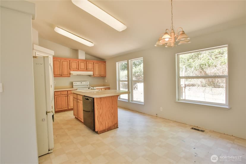 Property photo for 4717 Hansen Drive, Clinton photo 6