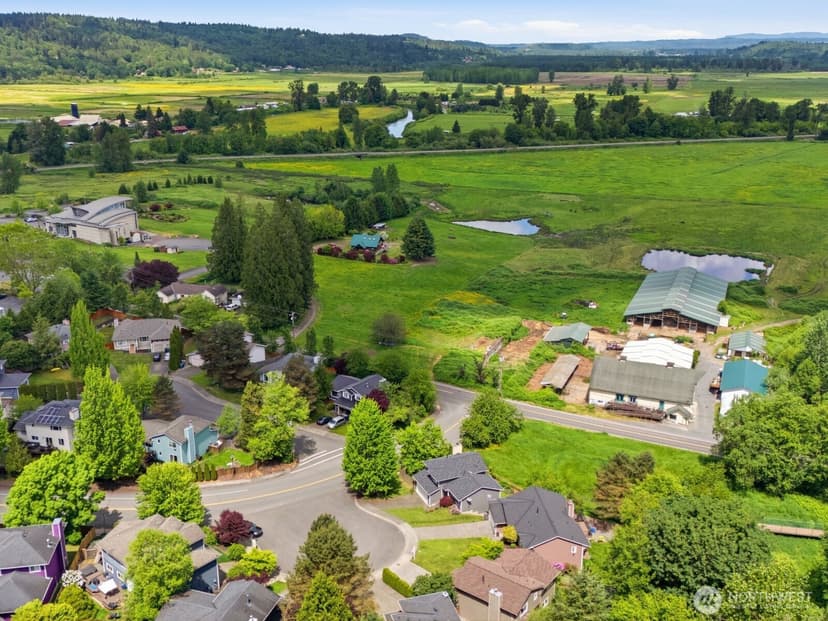 Property photo for 16320 3rd Avenue NE, Duvall photo 40