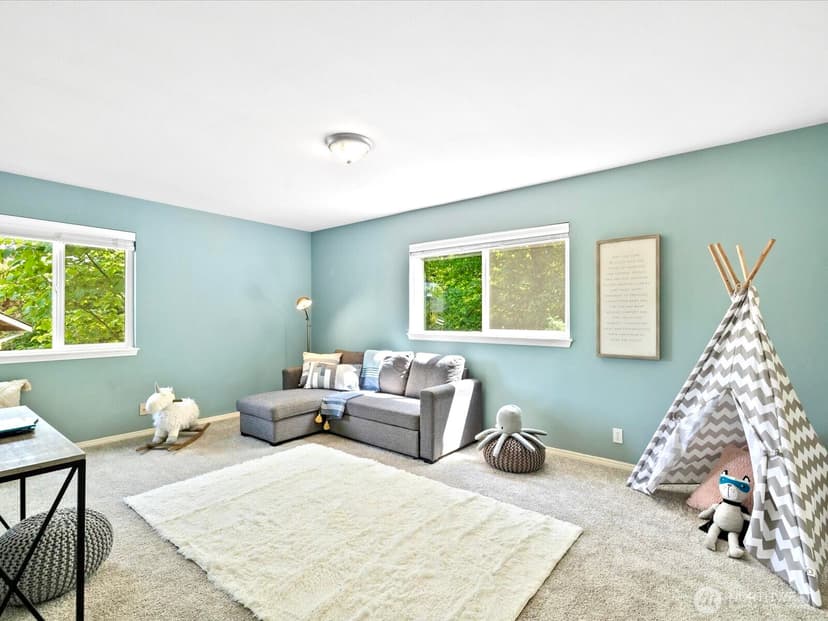 Property photo for 16320 3rd Avenue NE, Duvall photo 22