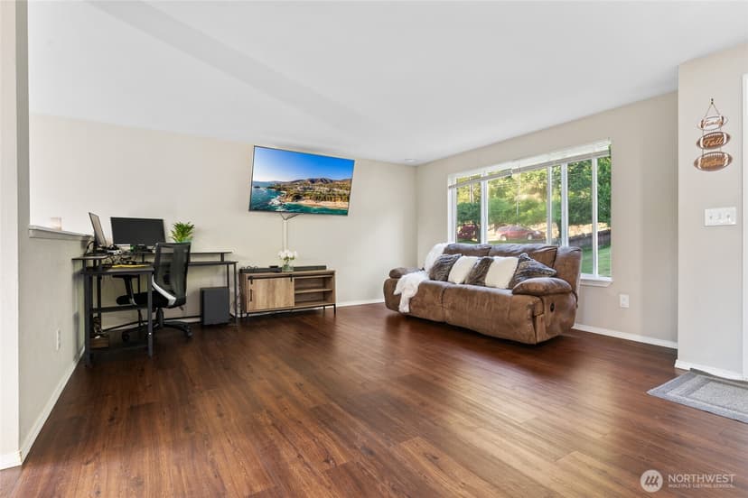 Property photo for 18028 121st Street NE, Arlington photo 9