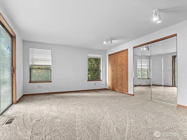 Property photo for 5008 NE 2nd Street, Renton photo 4
