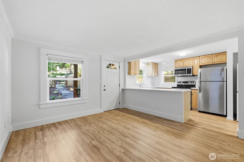 Property photo for 5444 40th Avenue SW, Seattle photo 4