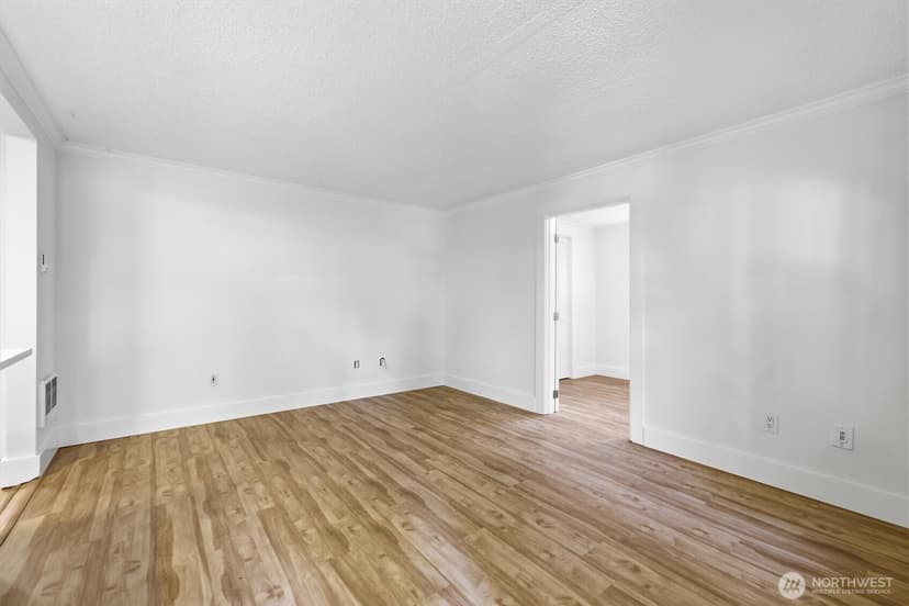 Property photo for 5444 40th Avenue SW, Seattle photo 3
