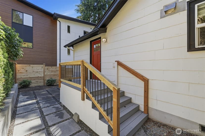 Property photo for 5444 40th Avenue SW, Seattle photo 19