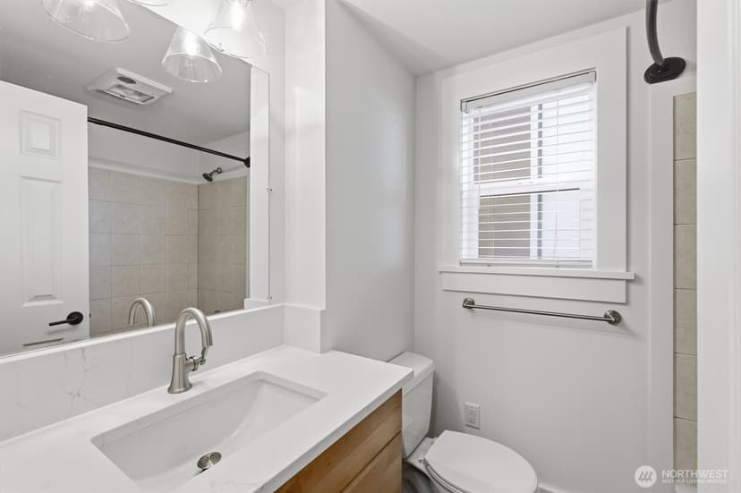 Property photo for 5444 40th Avenue SW, Seattle photo 13