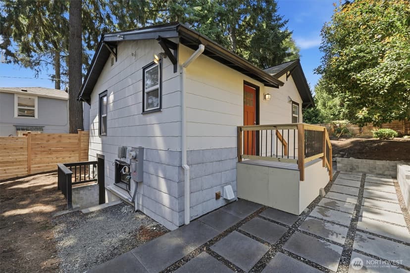 Property photo for 5444 40th Avenue SW, Seattle photo 16