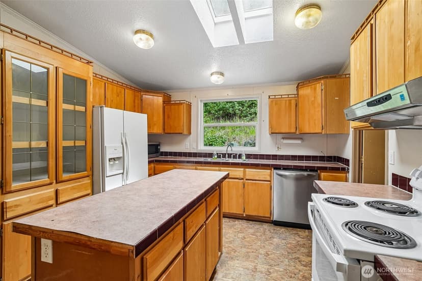 Property photo for 5160 Blacktail Lane, Langley photo 10