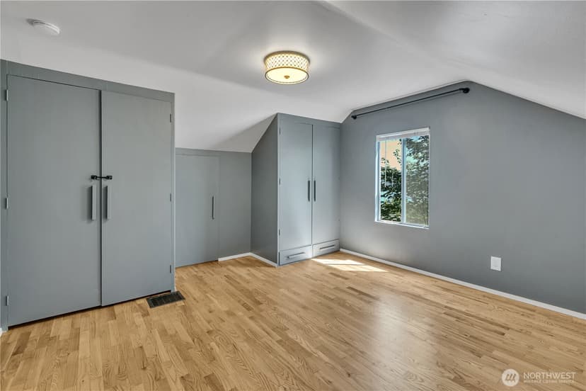 Property photo for 7811 S 112th Street, Seattle photo 22