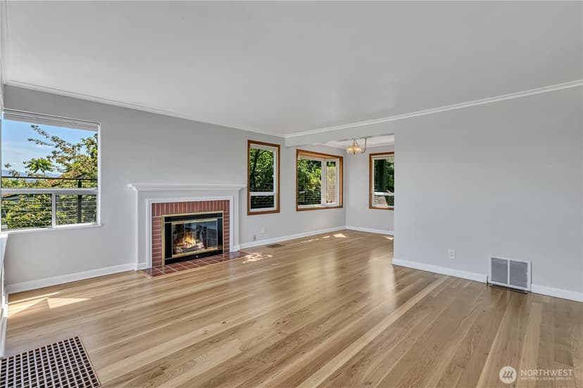 Property photo for 7811 S 112th Street, Seattle photo 7