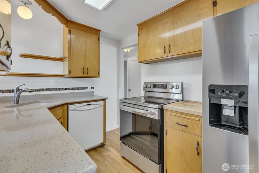 Property photo for 7811 S 112th Street, Seattle photo 11