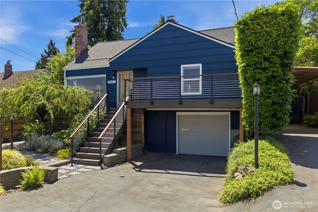 Property photo for 7811 S 112th Street, Seattle photo 2