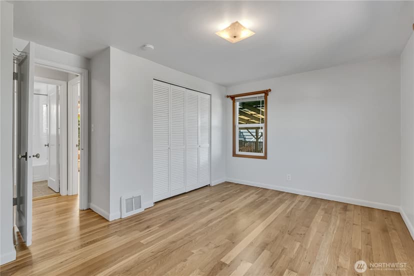 Property photo for 7811 S 112th Street, Seattle photo 15