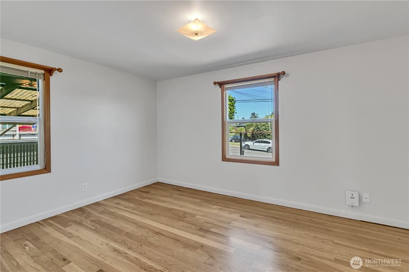 Property photo for 7811 S 112th Street, Seattle photo 16