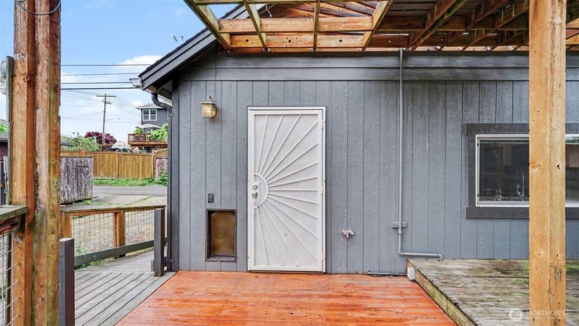 Property photo for 926 E Marine View Drive, Everett photo 4