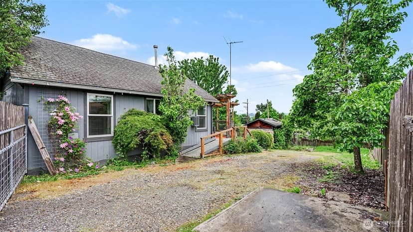 Property photo for 926 E Marine View Drive, Everett photo 20