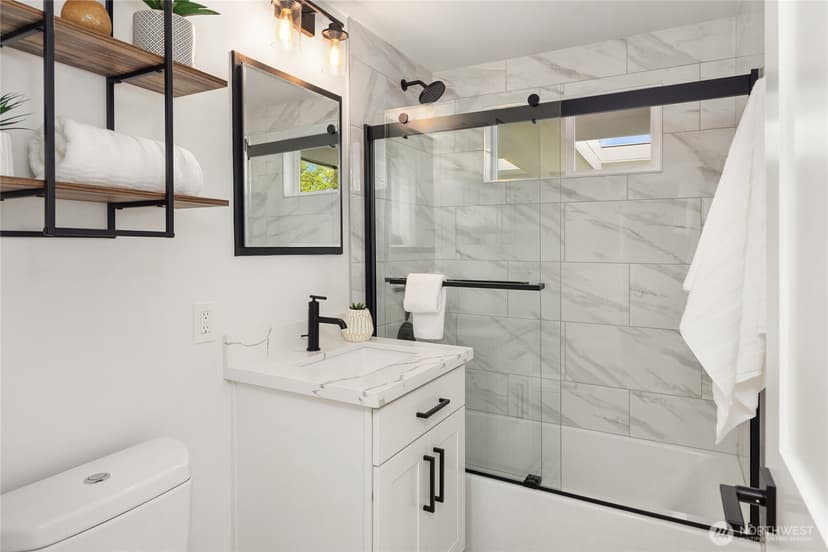 Property photo for 3711 NE 42nd St, Seattle photo 12